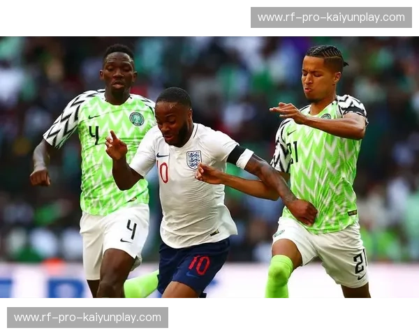 巅峰对决！法国vs尼日利亚比分预测：高卢雄鸡与非洲雄鹰的绿茵猎杀时刻